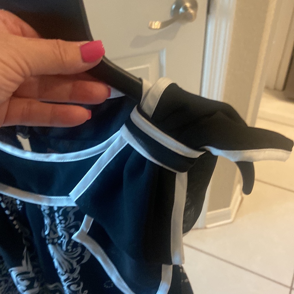 Woman’s blouse - Picture 6 of 8
